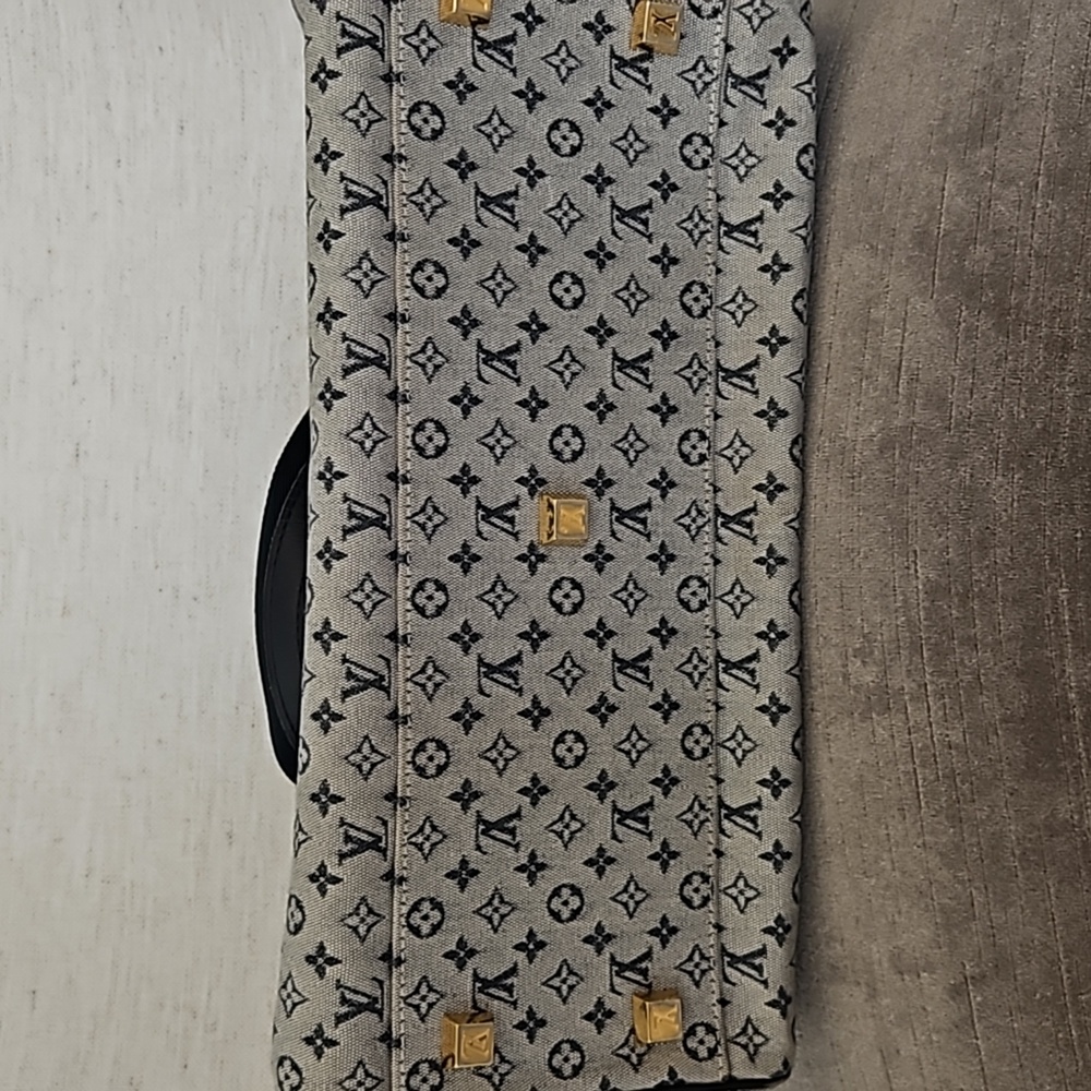 Louis Vuitton Mini Lin Josephine 40 - Picture 4 of 16